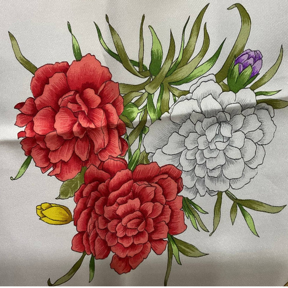 Gucci 100% Silk Floral Print Scarf - Picture 13 of 16